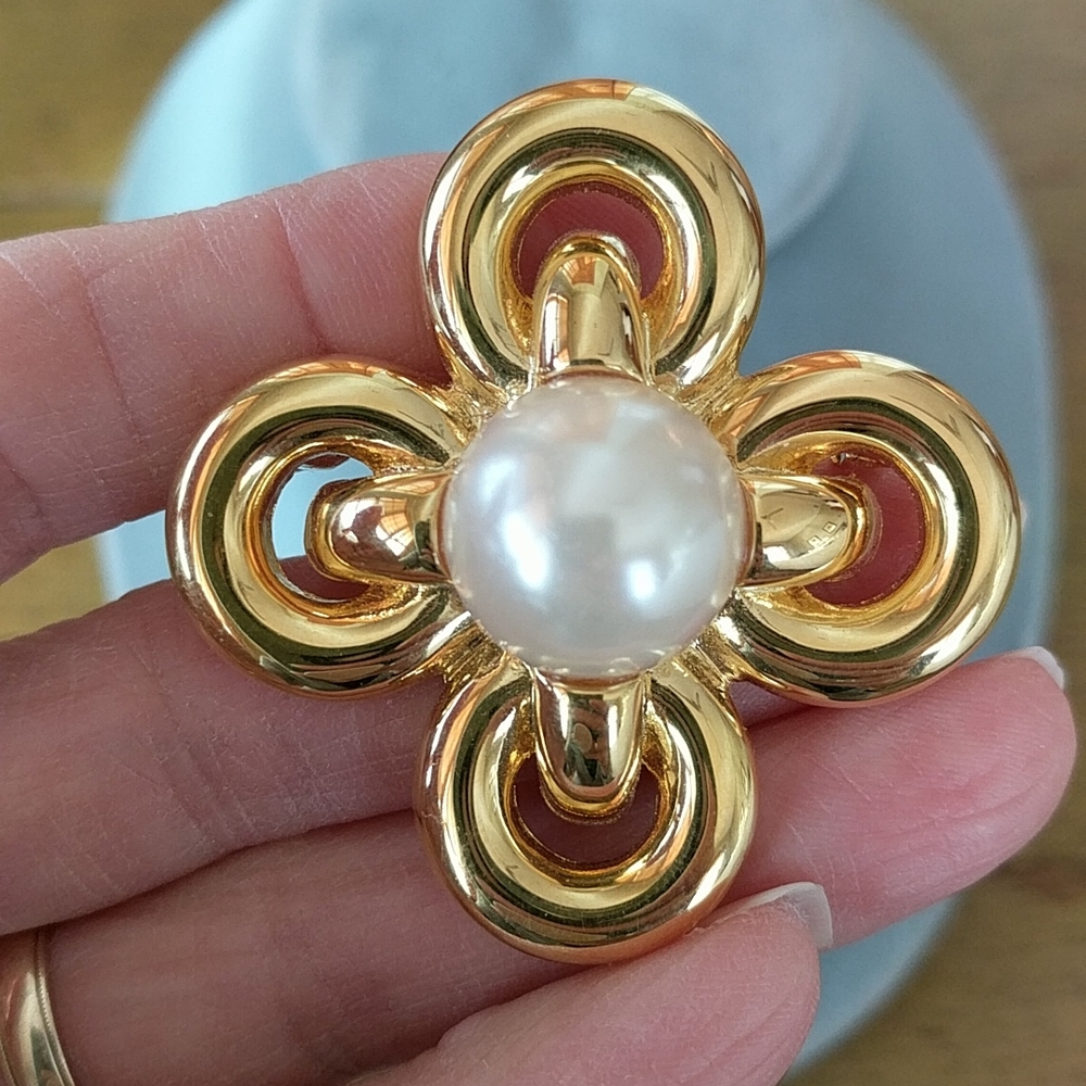 JOAN RIVERS BROOCH - Picture 3 of 5